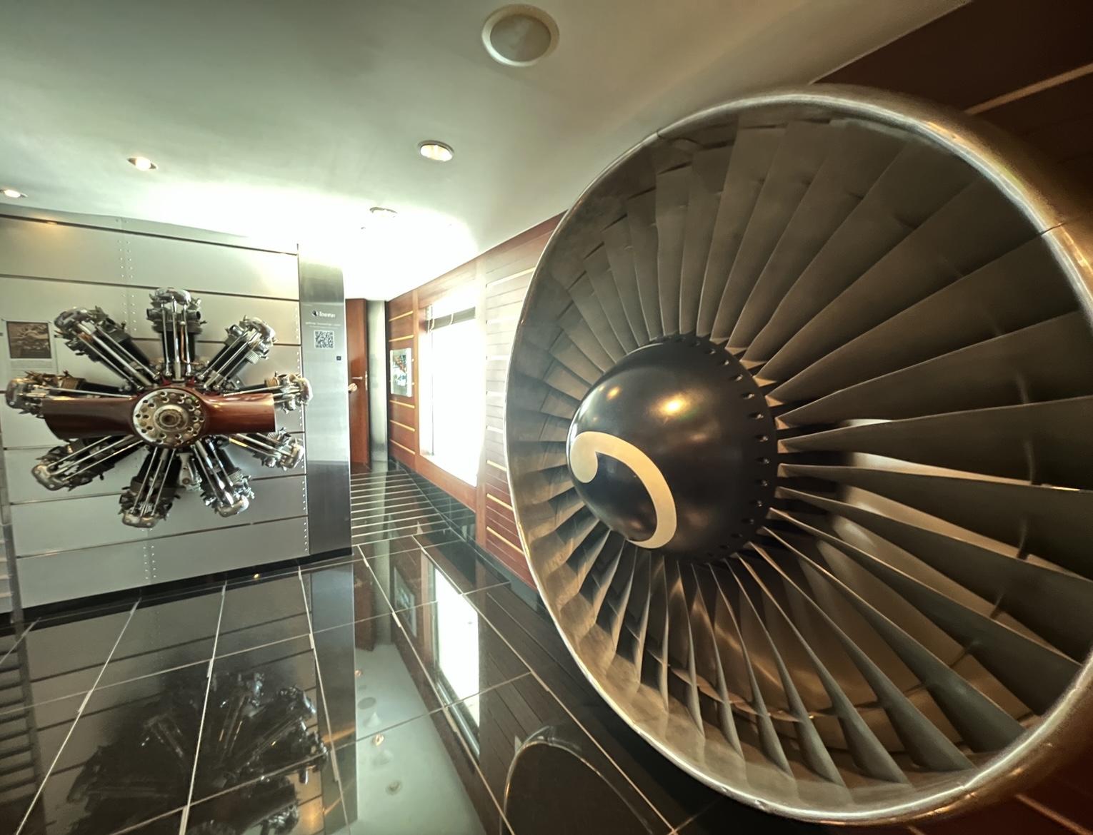 ザ・ペニンシュラバンコクのAviationラウンジはホテルの中の航空博物館